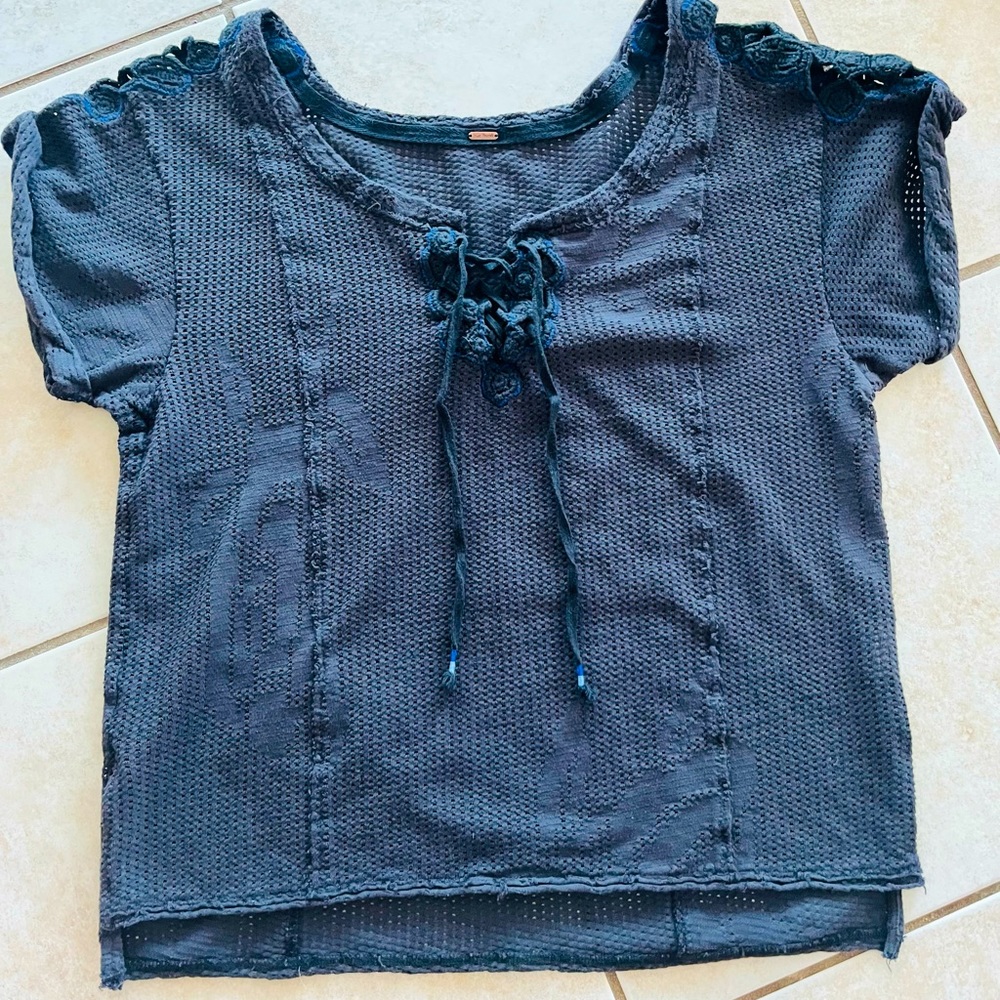 FREE PEOPLE meshed short sleeves top